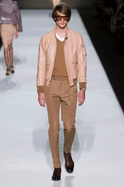 Look 8